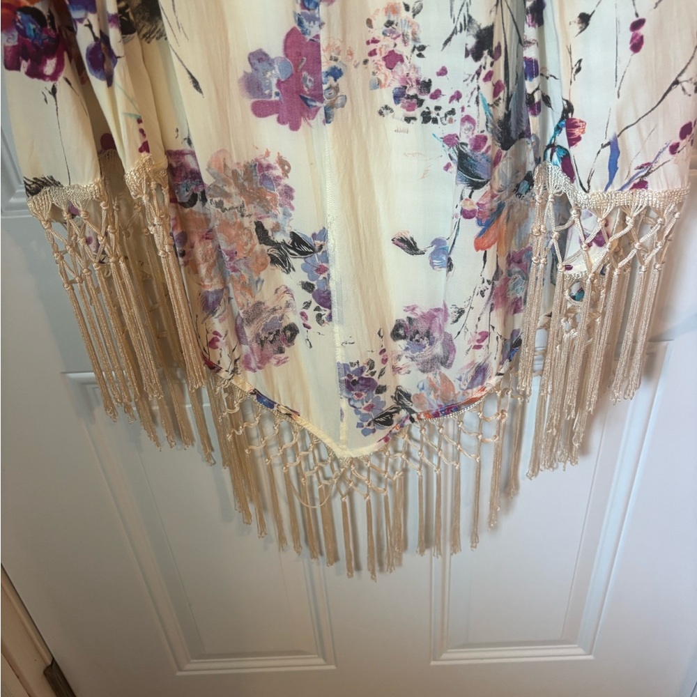 Umgee Cream Floral Fringe Kimono - Picture 8 of 9